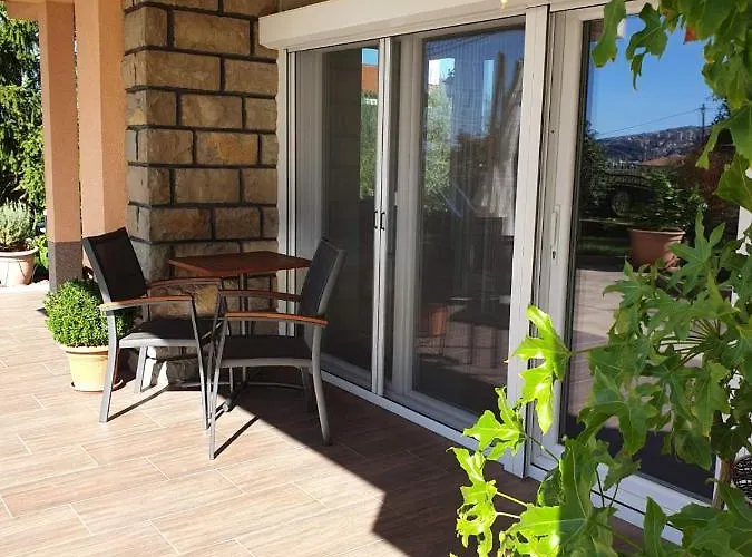 Vila Medves Škocjan